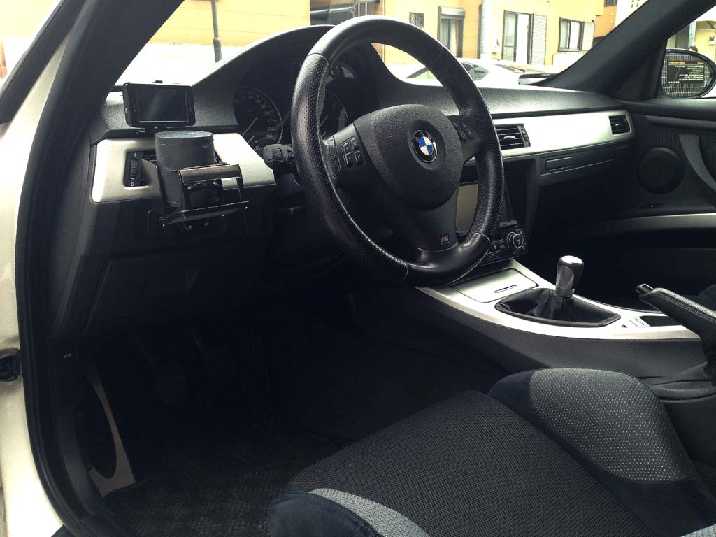 BMW320i